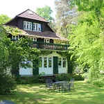 Strandvilla Hubertus - H2 - Frida Kahlo Mit Terrasse Mit Meerblick Parkplatz Wlan Kueche Garten Grillplatz Waldbaden * Boltenhagen (Ostseebad)