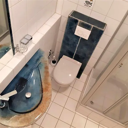 Strandvilla Hubertus - H2 - Frida Kahlo Mit Terrasse Mit Meerblick Parkplatz Wlan Kueche Garten Grillplatz Waldbaden * Boltenhagen (Ostseebad)