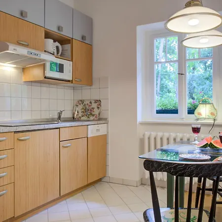 Strandvilla Hubertus - H2 - Frida Kahlo Mit Terrasse Mit Meerblick Parkplatz Wlan Küche Garten Grillplatz Waldbaden * Boltenhagen