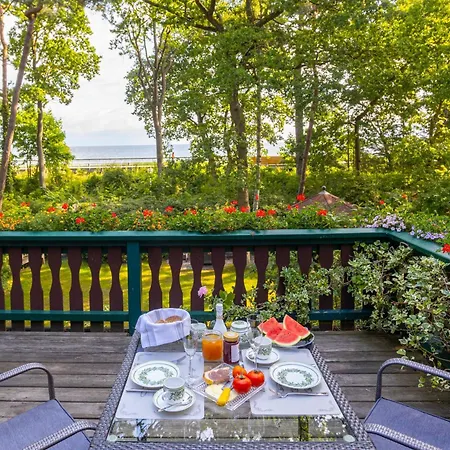 Strandvilla Hubertus - H2 - Frida Kahlo Mit Terrasse Mit Meerblick Parkplatz Wlan Küche Garten Grillplatz Waldbaden Boltenhagen